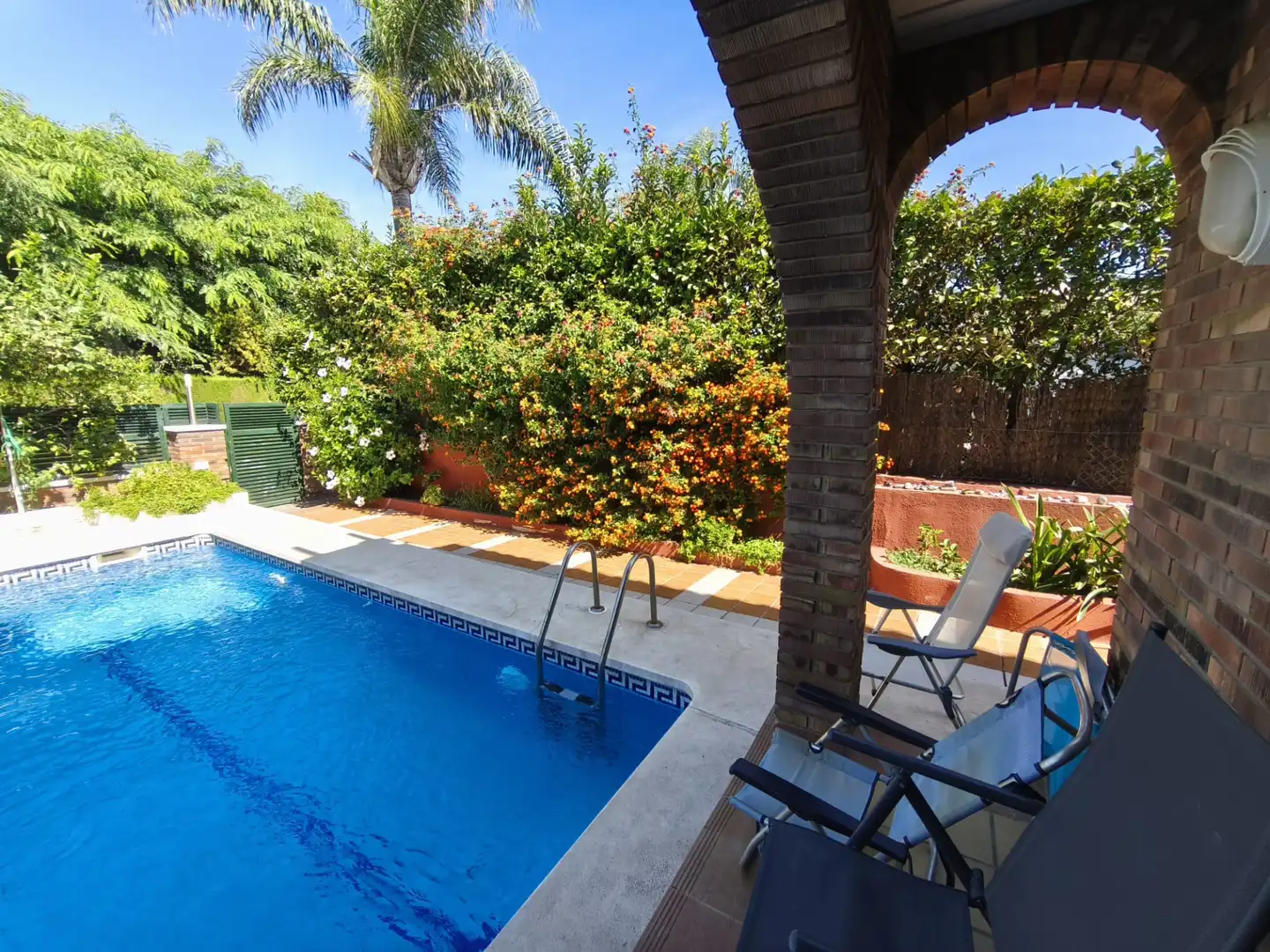 Semi-detached house with terrace for sale in Carrer Bergantí, imagen 2
