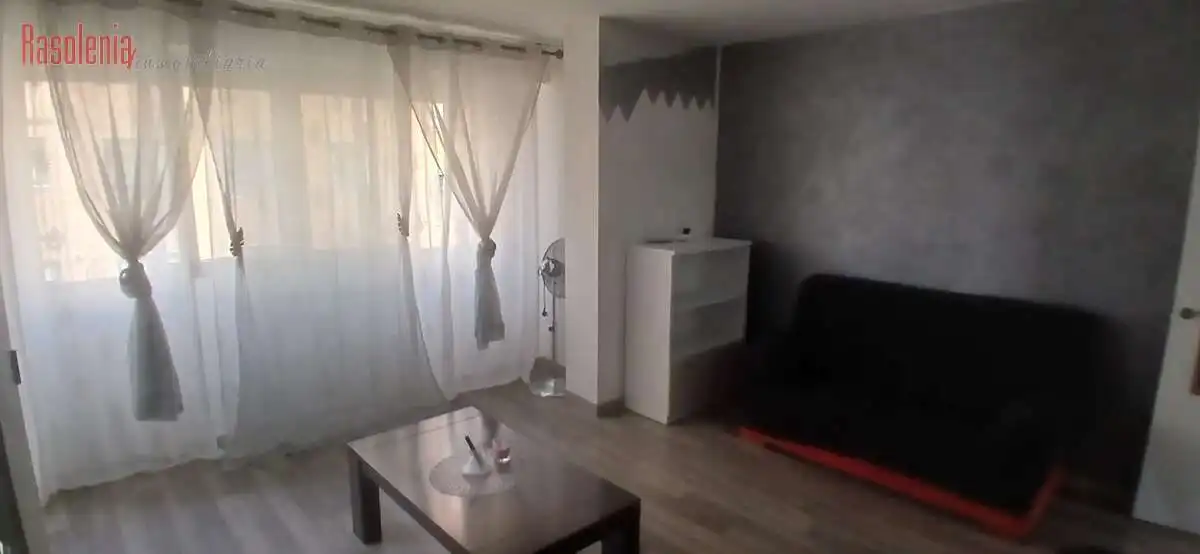 Sala de estar de Piso en venta en Cambre  con Calefacción, Trastero y Amueblado
