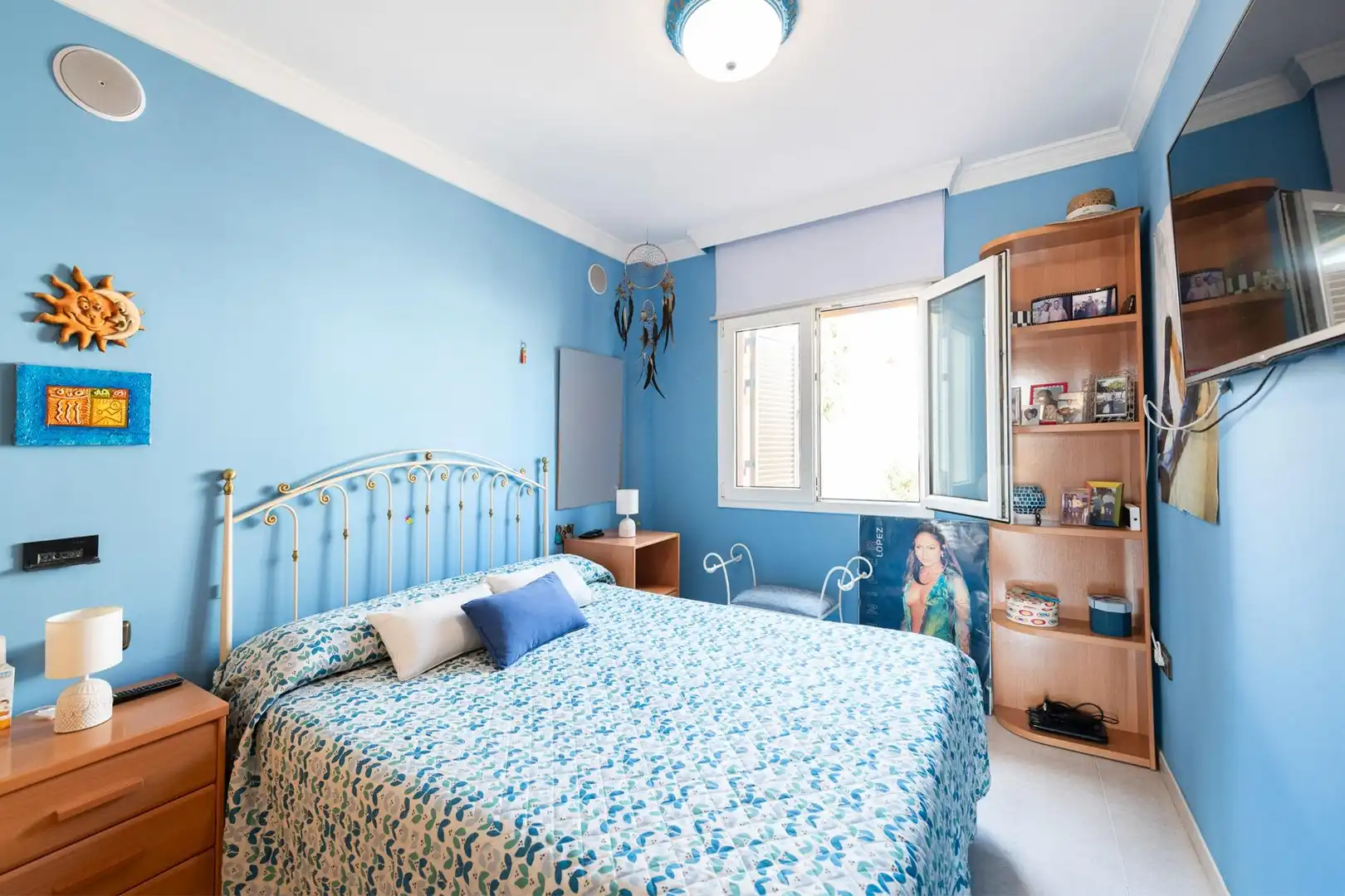 Dormitori de Casa o xalet en venda en Rincón de la Victoria amb Aire condicionat, Jardí privat i Terrassa