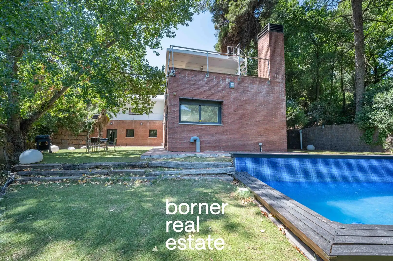 Vista exterior de Casa o chalet en venta en Sant Cugat del Vallès con Aire acondicionado, Calefacción y Jardín privado
