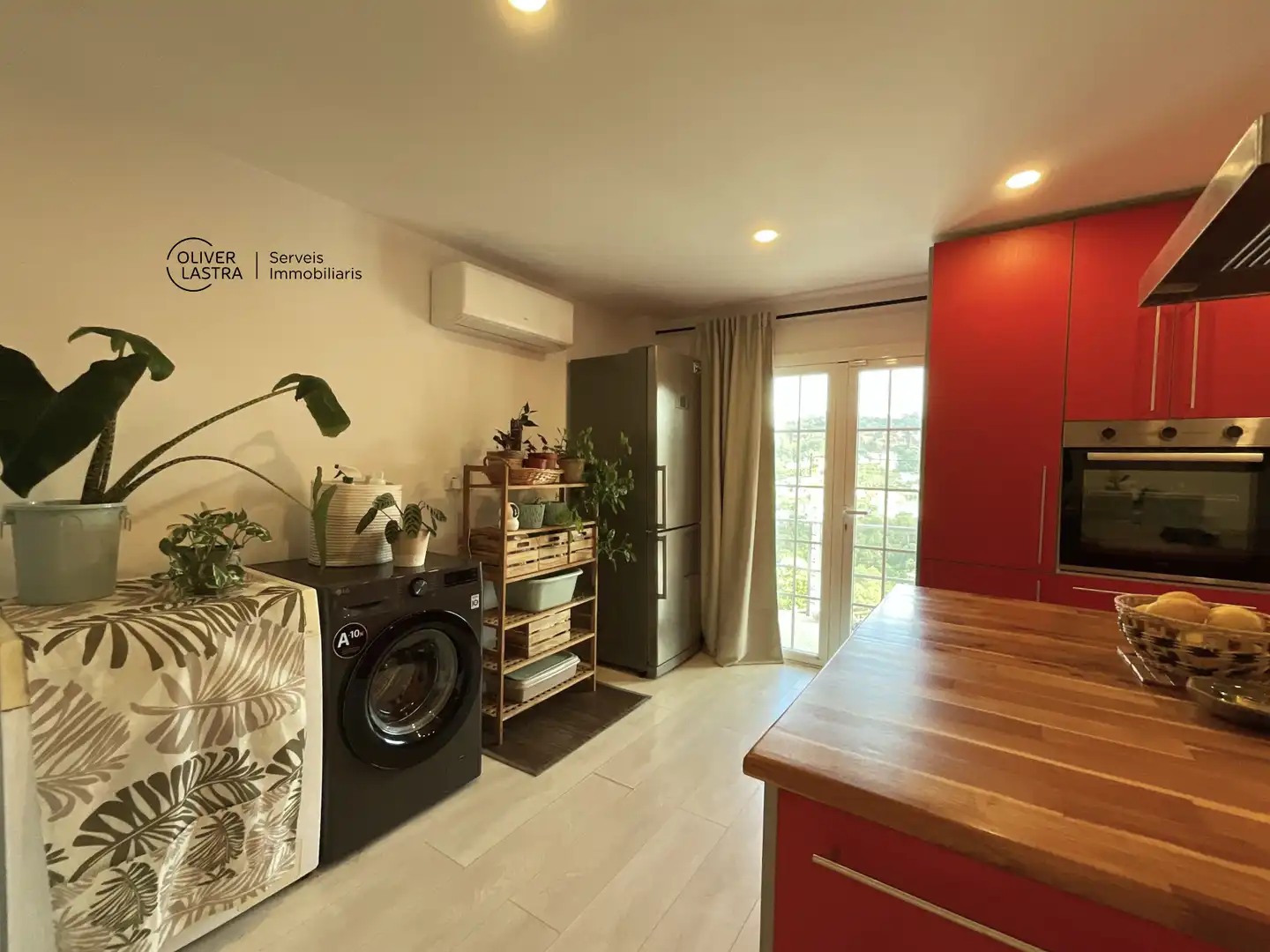 Cocina de Casa o chalet en venta en Corbera de Llobregat con Aire acondicionado, Jardín privado y Parquet