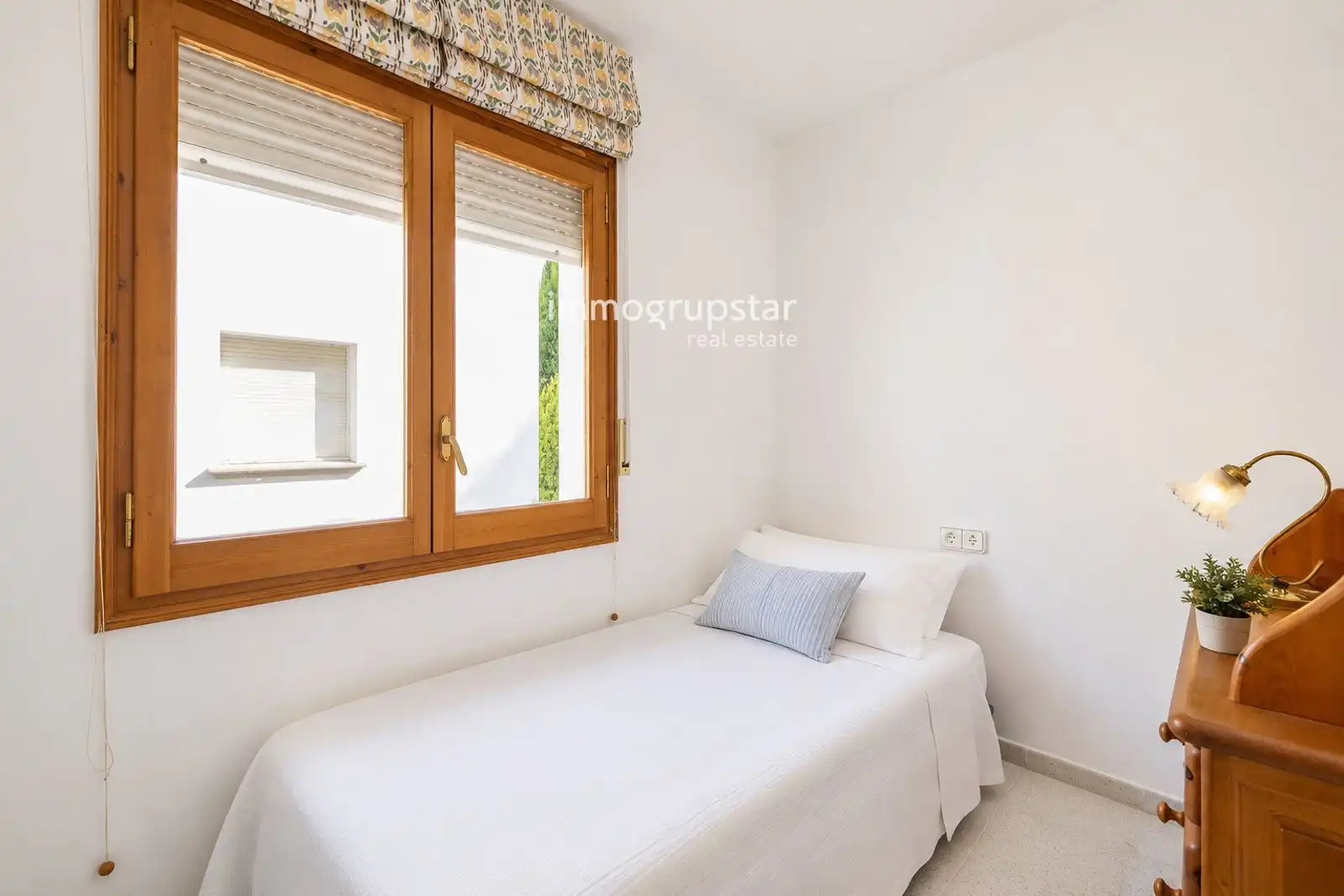 Dormitori de Apartament en venda en Palafrugell amb Terrassa, Traster i Piscina