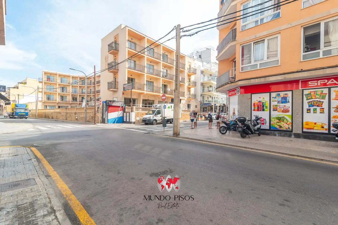 Außenansicht von Wohnung zum Verkauf in  Palma de Mallorca mit Klimaanlage, Heizung und Abstellraum