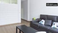 Living room of Flat to rent in  Madrid Capital  with Air Conditioner, Heating and Balcony