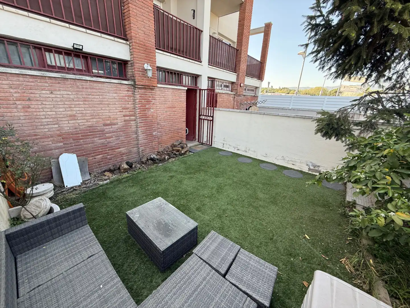 Adosado con terraza en venta en Passatge Mare de Déu de Queralt, imagen 3
