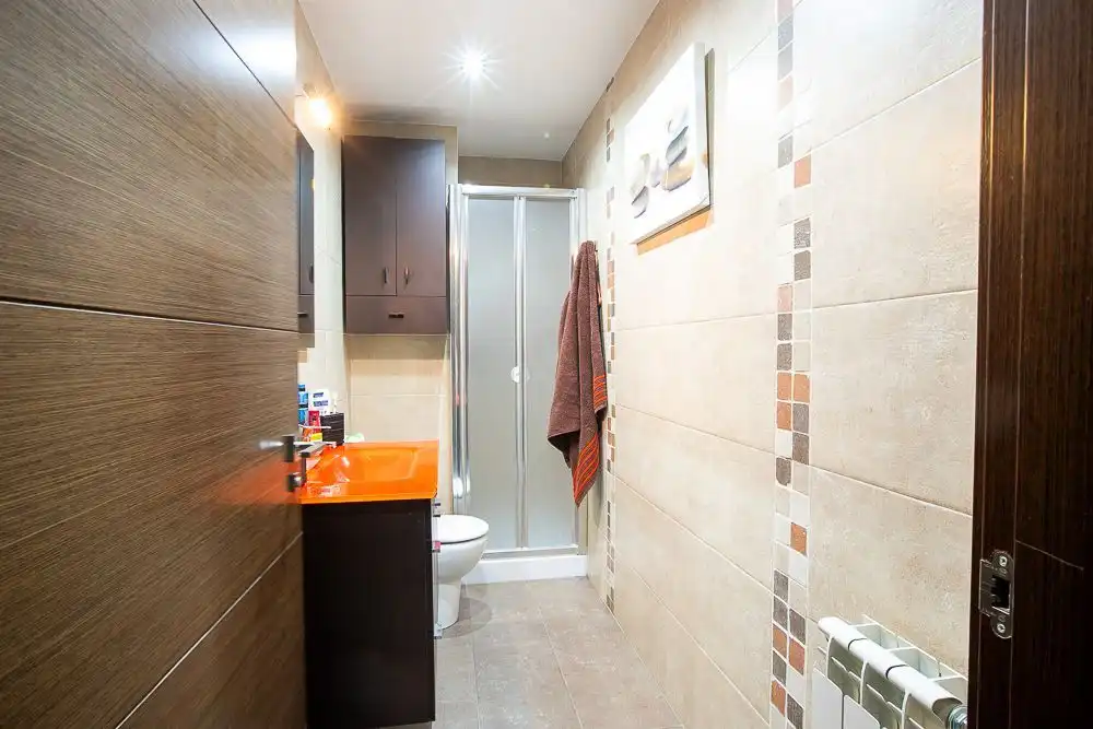Baño de Casa adosada en venta en Irurtzun con Aire acondicionado, Calefacción y Trastero