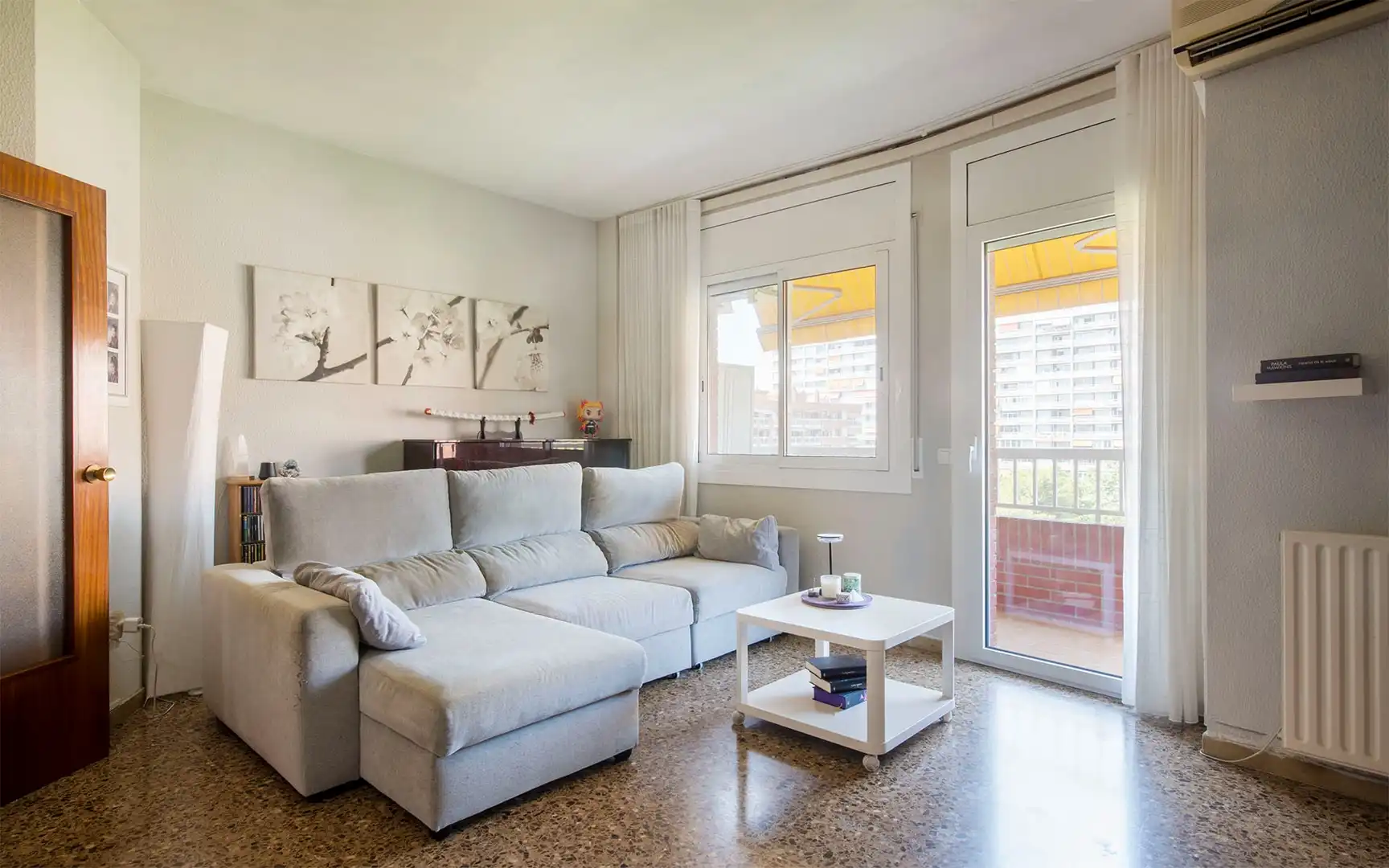 Living room of Flat for sale in Barcelona  with Air Conditioner, Heating and Terrace