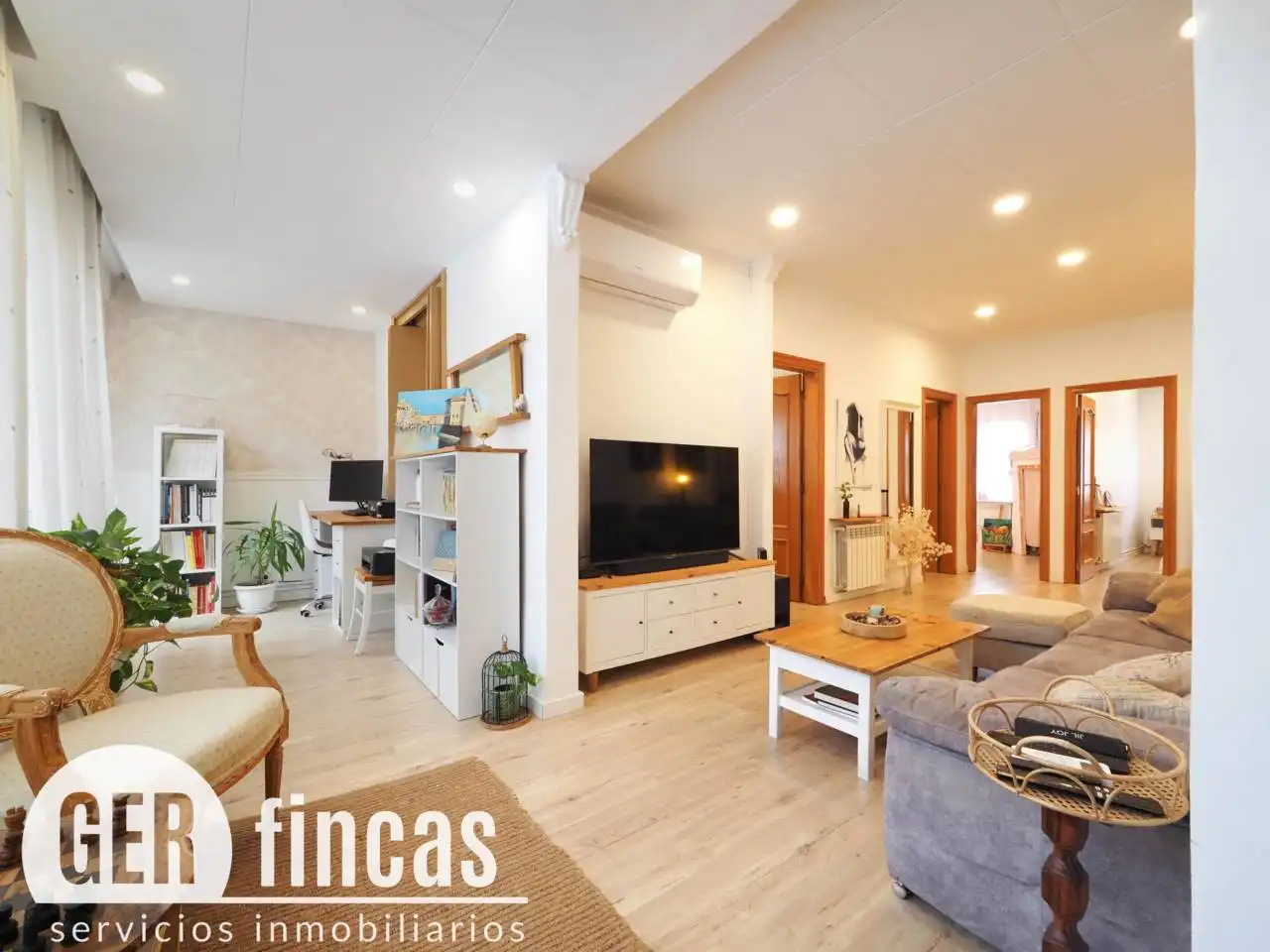Flat with balcony for sale in Calle Travessera, imagen 4