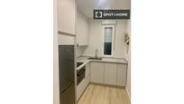 Kitchen of Flat to rent in  Madrid Capital  with Air Conditioner, Heating and Furnished