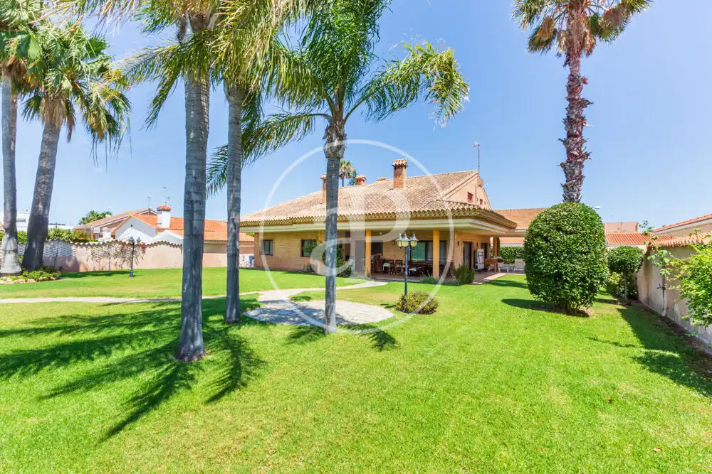 Vista exterior de Casa o chalet en venta en Sagunto / Sagunt con Aire acondicionado, Calefacción y Jardín privado