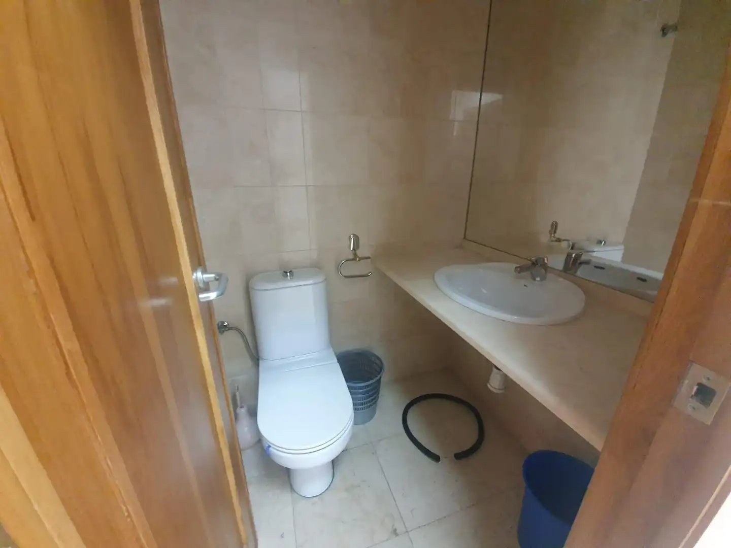 Bathroom of Office for rent in Sevilla  with Air Conditioner