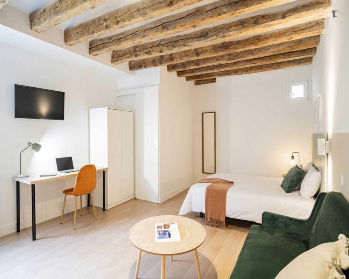 Habitación de Apartamento para compartir en  Madrid Capital con Calefacción, Amueblado y Horno