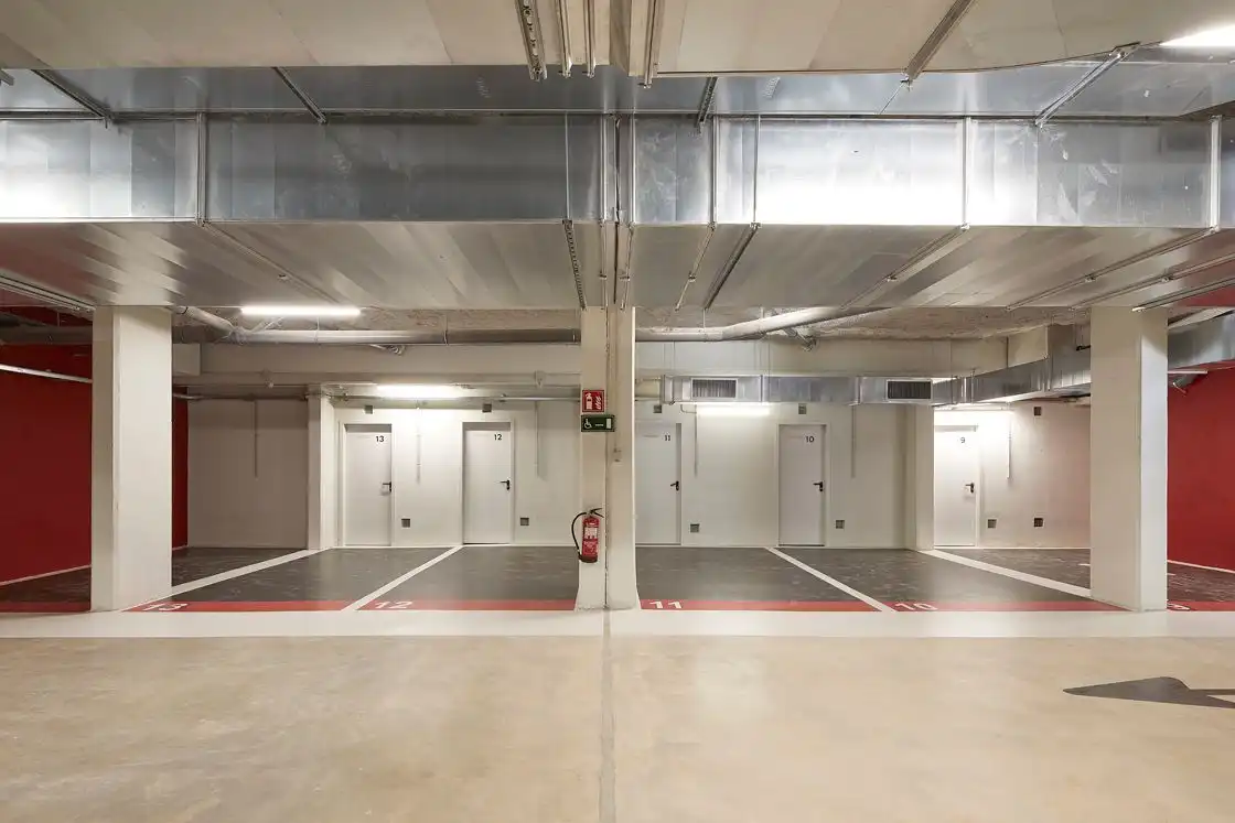 Parkplatz von Wohnung zur Miete in Sant Joan Despí mit Klimaanlage, Heizung und Privatgarten