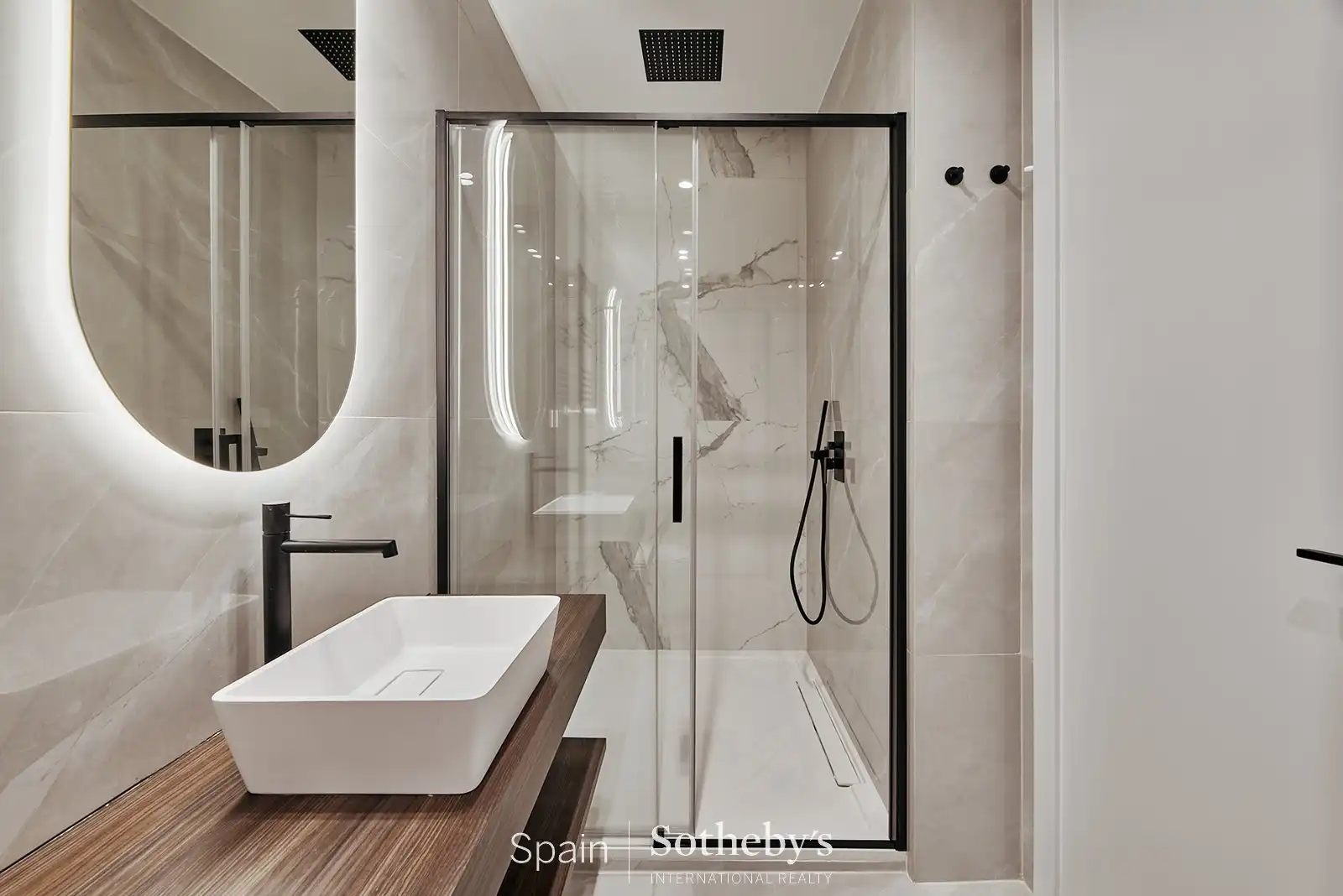 Apartment with lift for sale in Calle de Fernán González, imagen 21