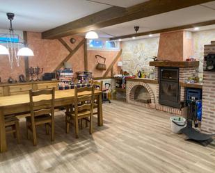 Casa adosada en venda en Arroyo de la Encomienda amb Aire condicionat, Calefacció i Jardí privat