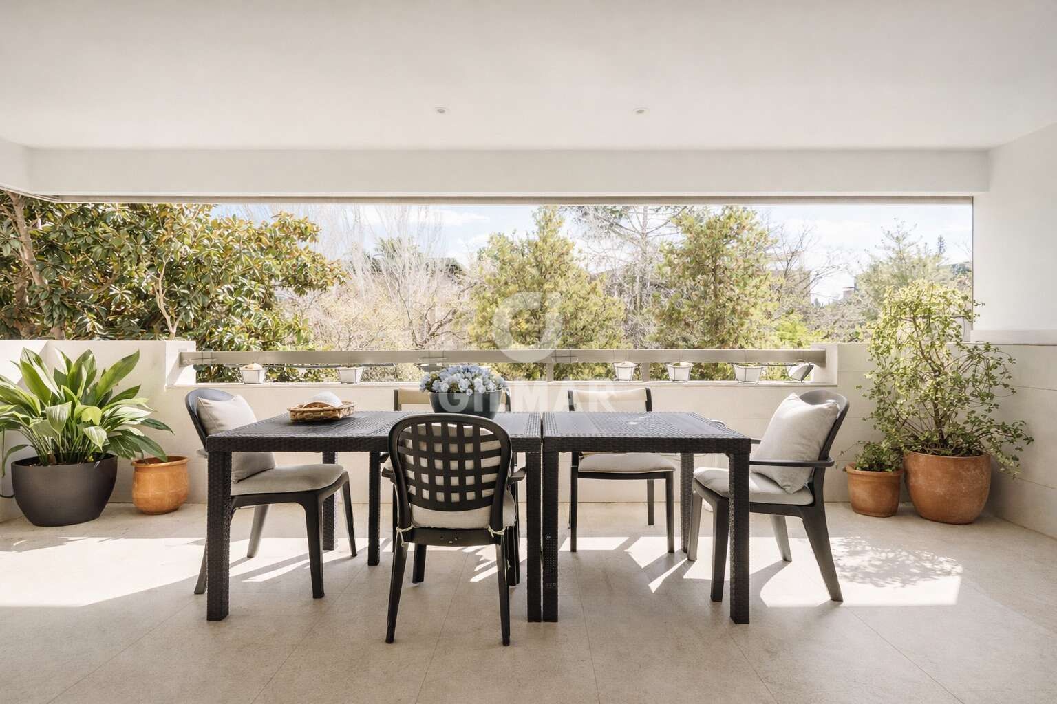 Terraza de Piso en venta en  Madrid Capital con Calefacción, Jardín privado y Piscina