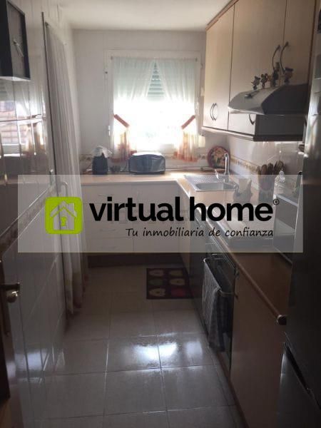 Cuina de Apartament en venda en Benidorm amb Aire condicionat, Jardí privat i Terrassa