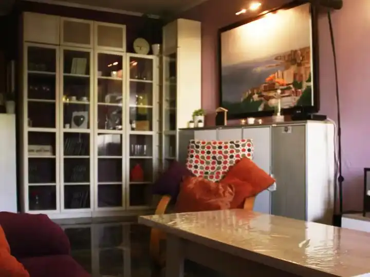 Sala d'estar de Àtic de lloguer en Fuengirola amb Aire condicionat, Jardí privat i Terrassa
