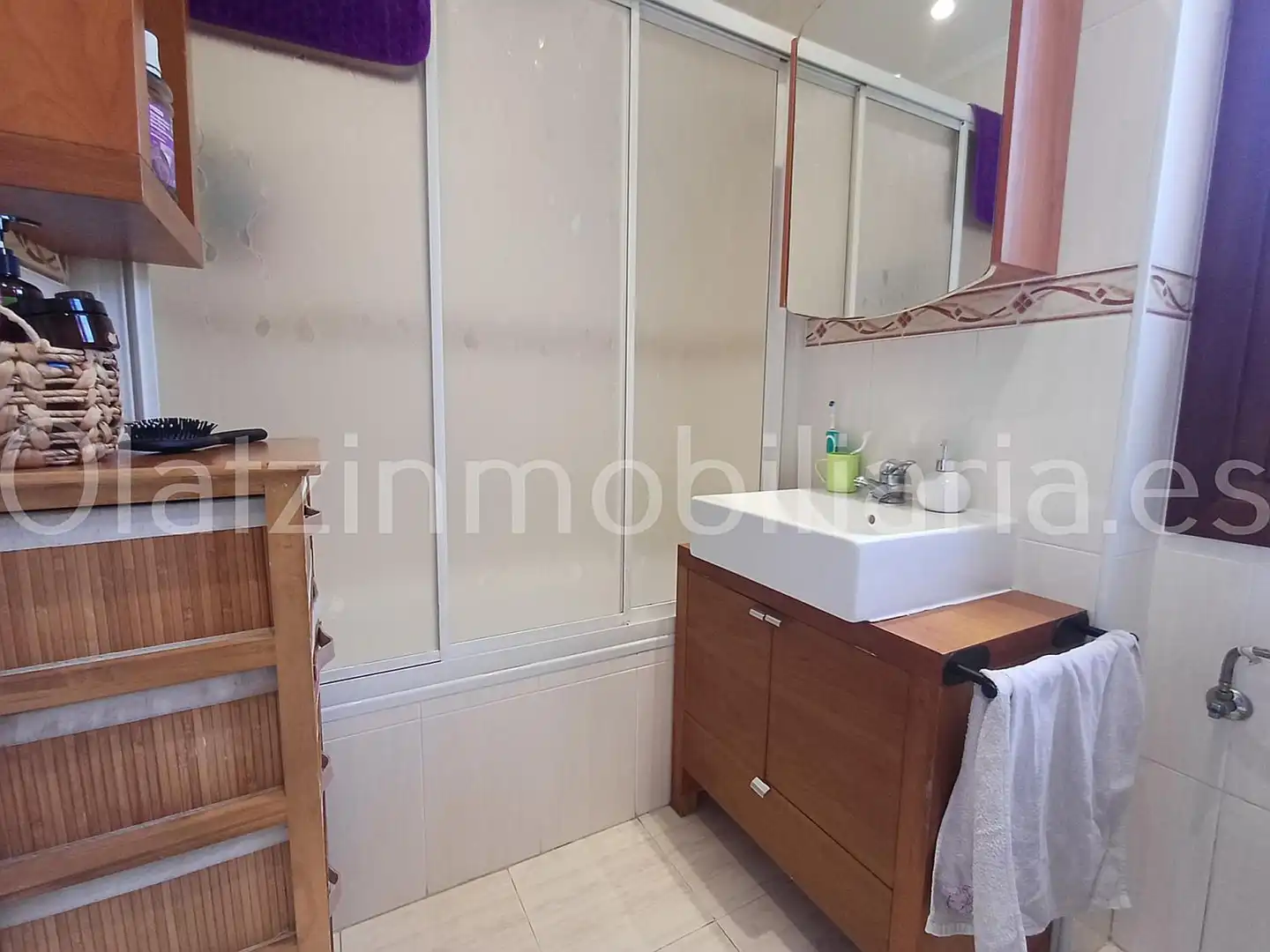 Badezimmer von Wohnung zum Verkauf in Güeñes mit Heizung, Abstellraum und Balkon