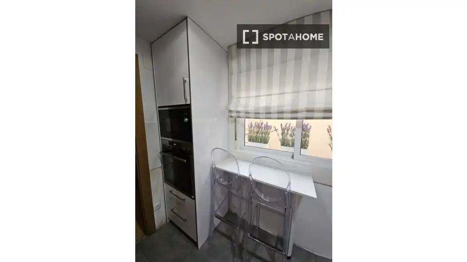 Cuina de Apartament per a compartir en Murcia amb Aire condicionat, Terrassa i Moblat
