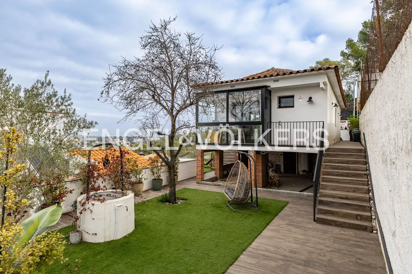 Exterior view of Houses for sale in Sant Cugat del Vallès  with Air Conditioner, Heating and Private garden
