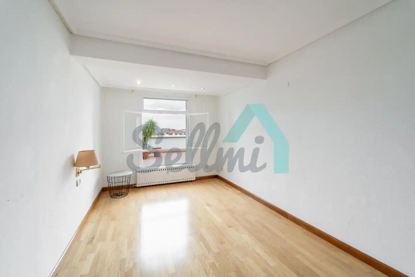 Habitación de Ático de alquiler en Oviedo  con Calefacción y Terraza