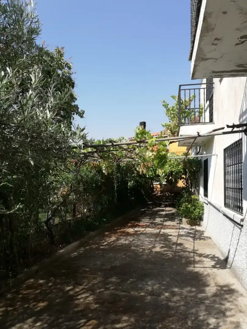 Terrassa de Finca rústica en venda en Plasencia amb Jardí privat, Traster i Piscina