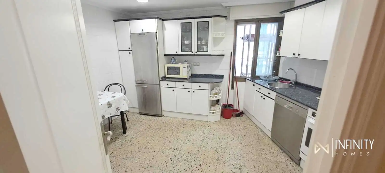 Cuina de Pis de lloguer en Santurtzi  amb Calefacció, Terrassa i Balcó