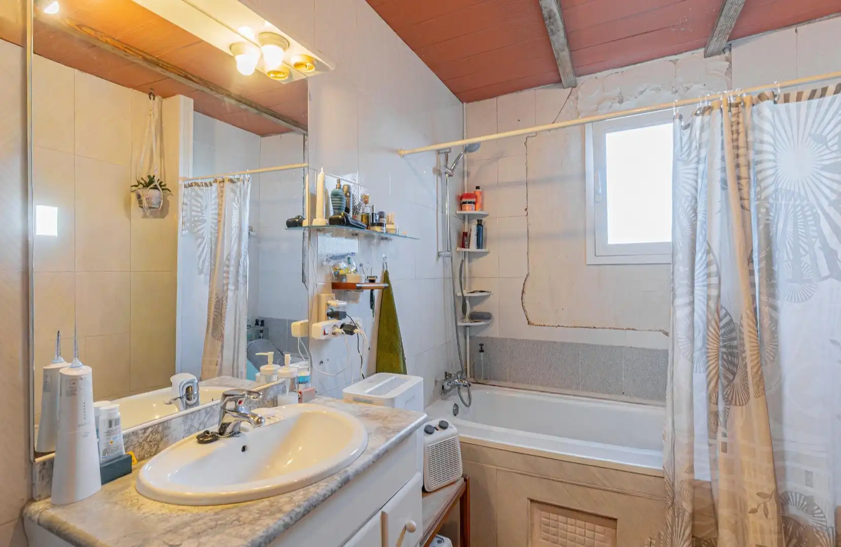 Badezimmer von Country house zum Verkauf in Sineu mit Klimaanlage, Heizung und Privatgarten
