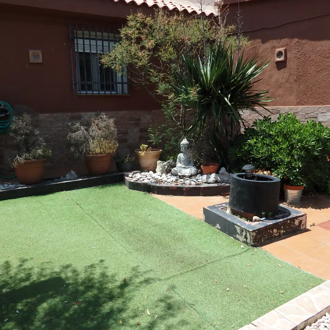 Jardí de Casa o xalet en venda en Cedillo del Condado amb Aire condicionat, Calefacció i Jardí privat