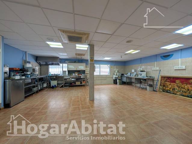 Local comercial en Venta en Calle ALCALA GALIANO en Carolinas Bajas
