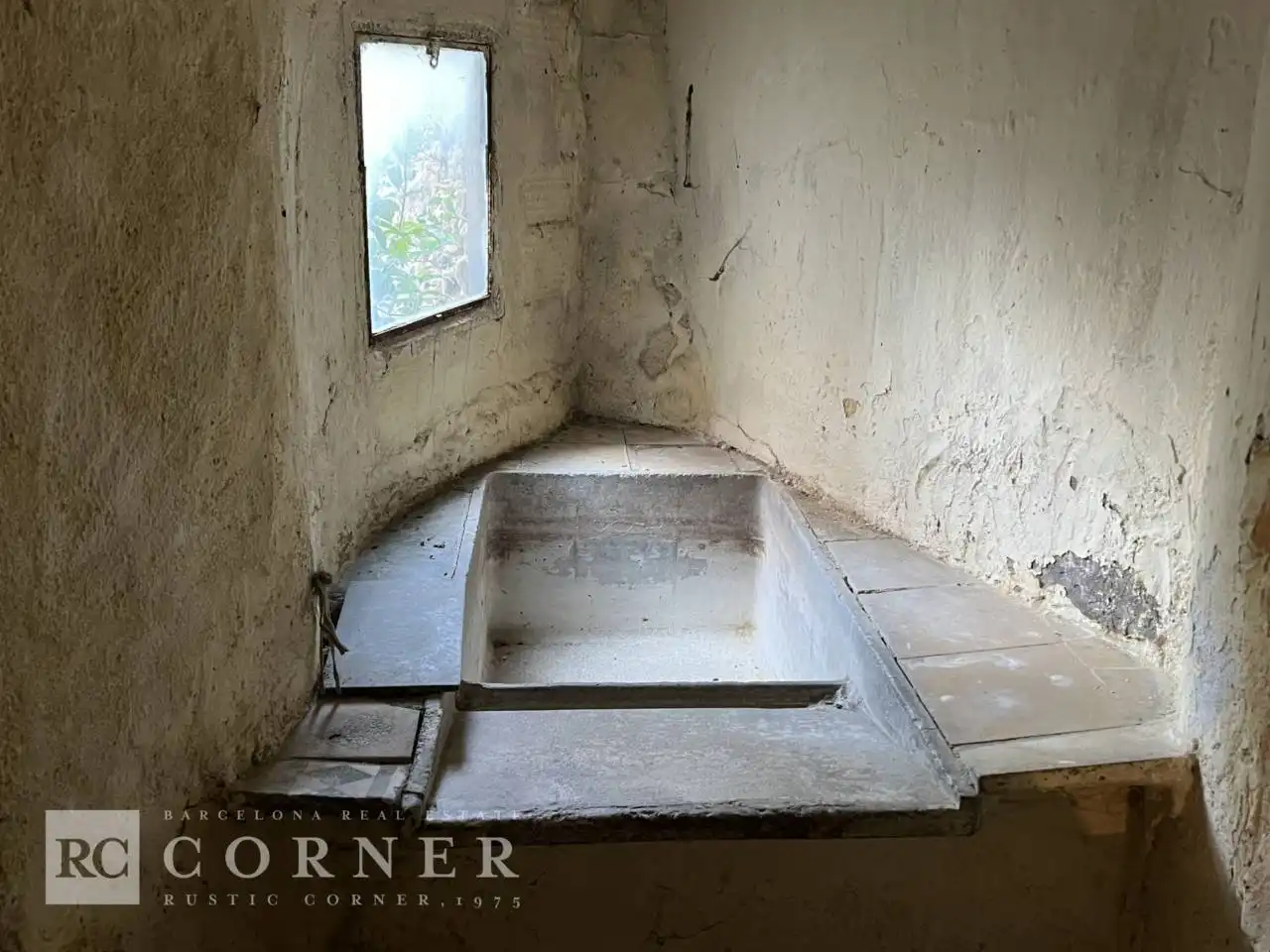 Baño de Finca rústica en venta en Verges con Jardín privado y Terraza