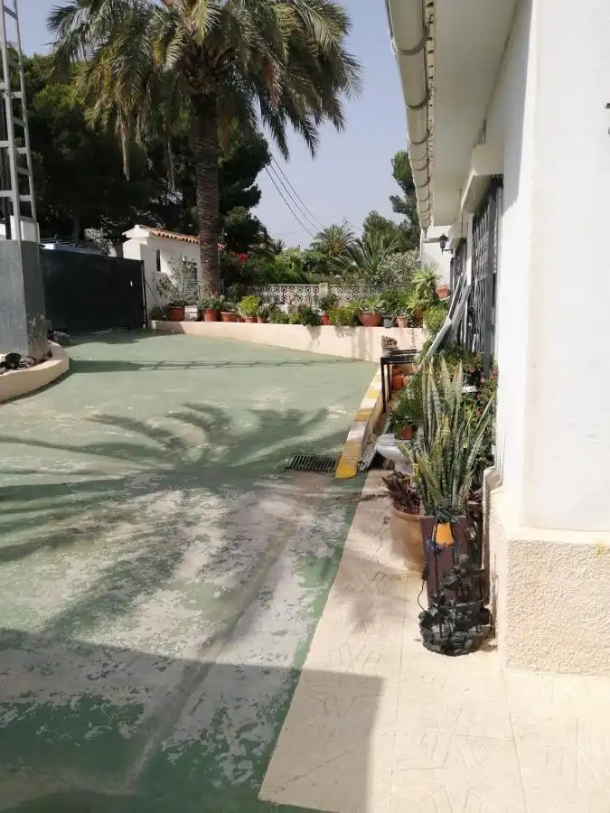 Aparcament de Casa o xalet en venda en Calpe / Calp amb Jardí privat, Terrassa i Moblat