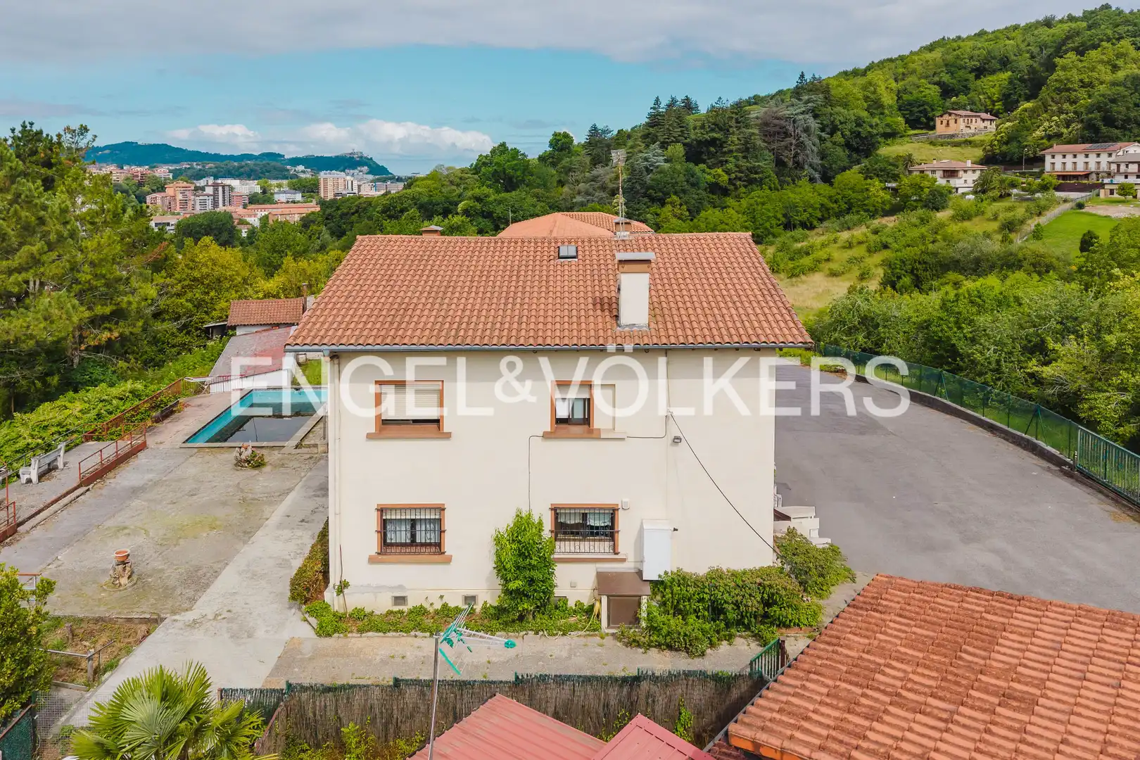 Exterior view of Houses for sale in Donostia - San Sebastián   with Air Conditioner, Heating and Private garden