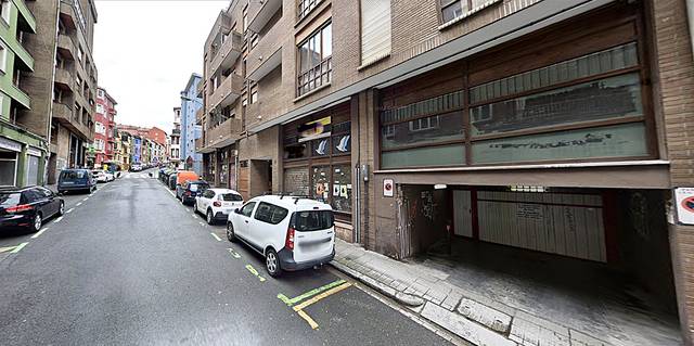 Garaje en Venta en  Zuberoa en Iralabarri