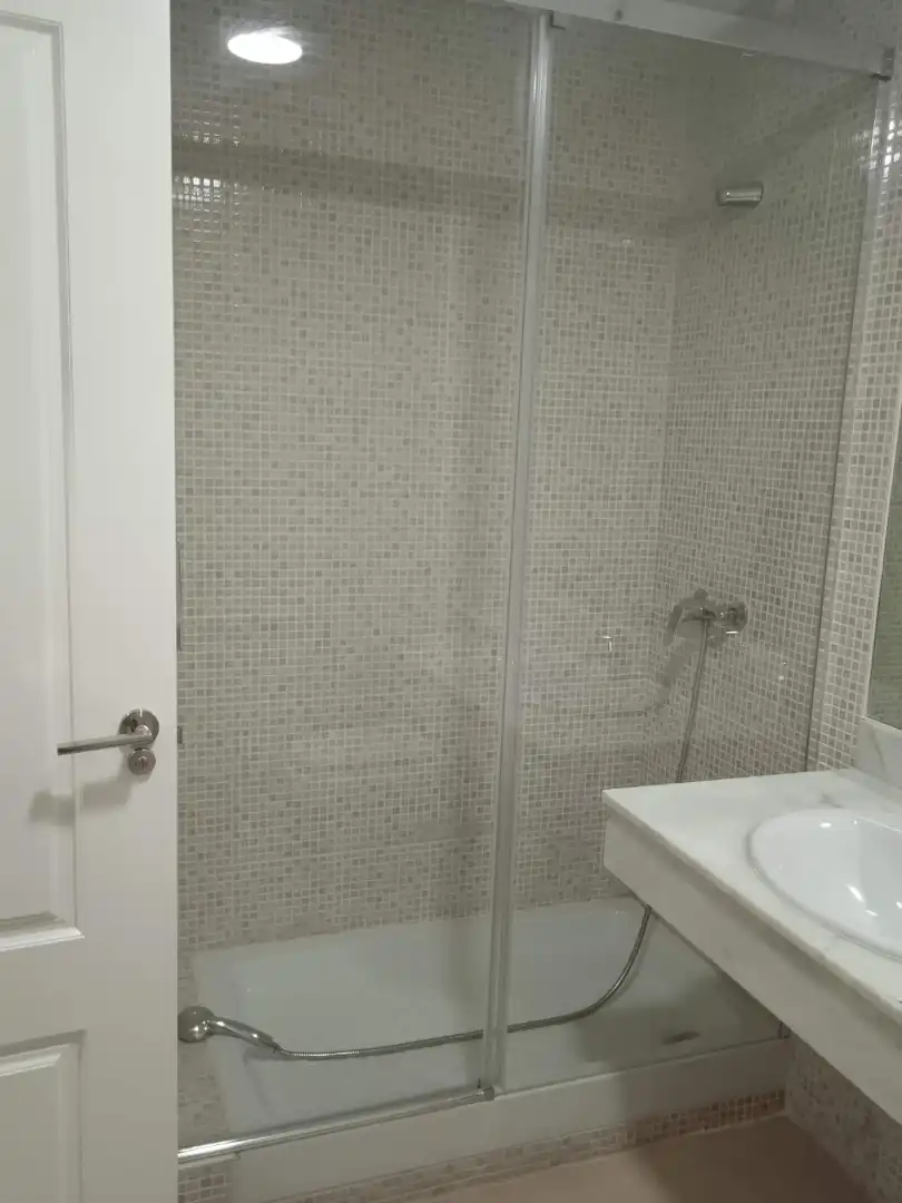 Bany de Casa o xalet en venda en Santo Domingo-Caudilla amb Calefacció i Terrassa