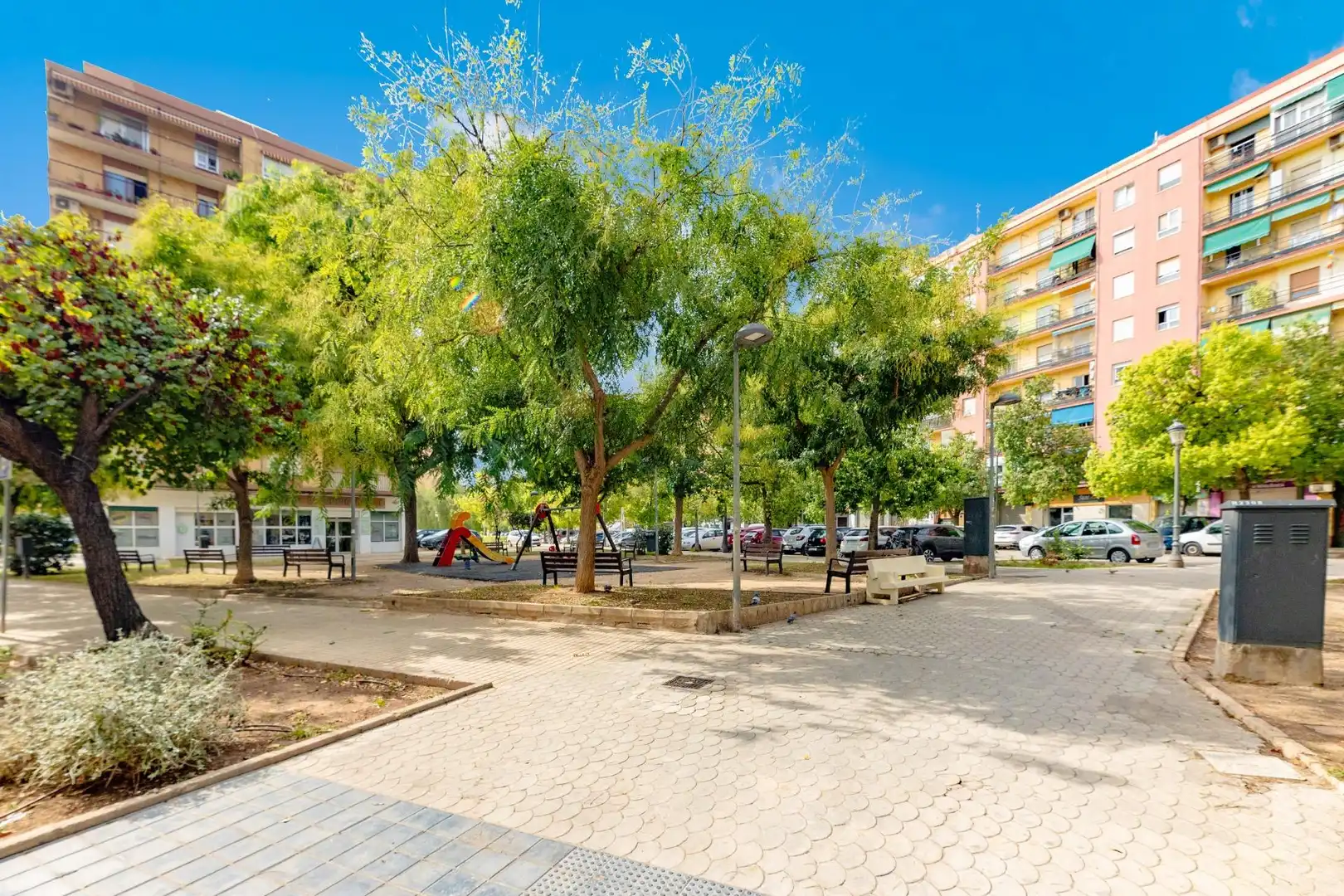 Exterior view of Flat for sale in Quatre Carreres