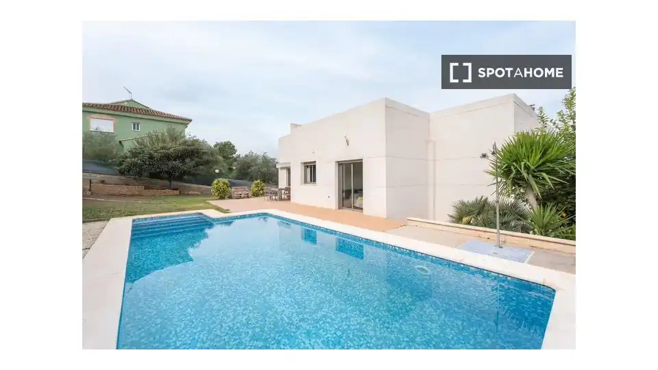 Piscina de Piso de alquiler en Valencia con Aire acondicionado, Calefacción y Amueblado