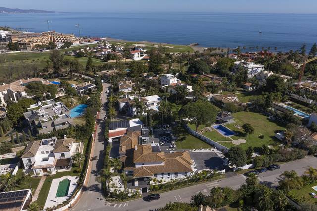 Casa-chalet en Venta en Estepona - Estepona,Centro,Calle Vascongadas en Casasola