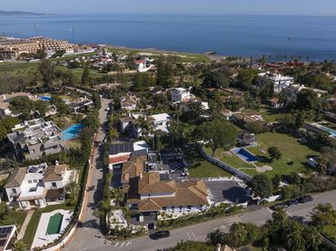 Casa amb piscina en venda a Estepona - Estepona,Centro,Calle Vascongadas