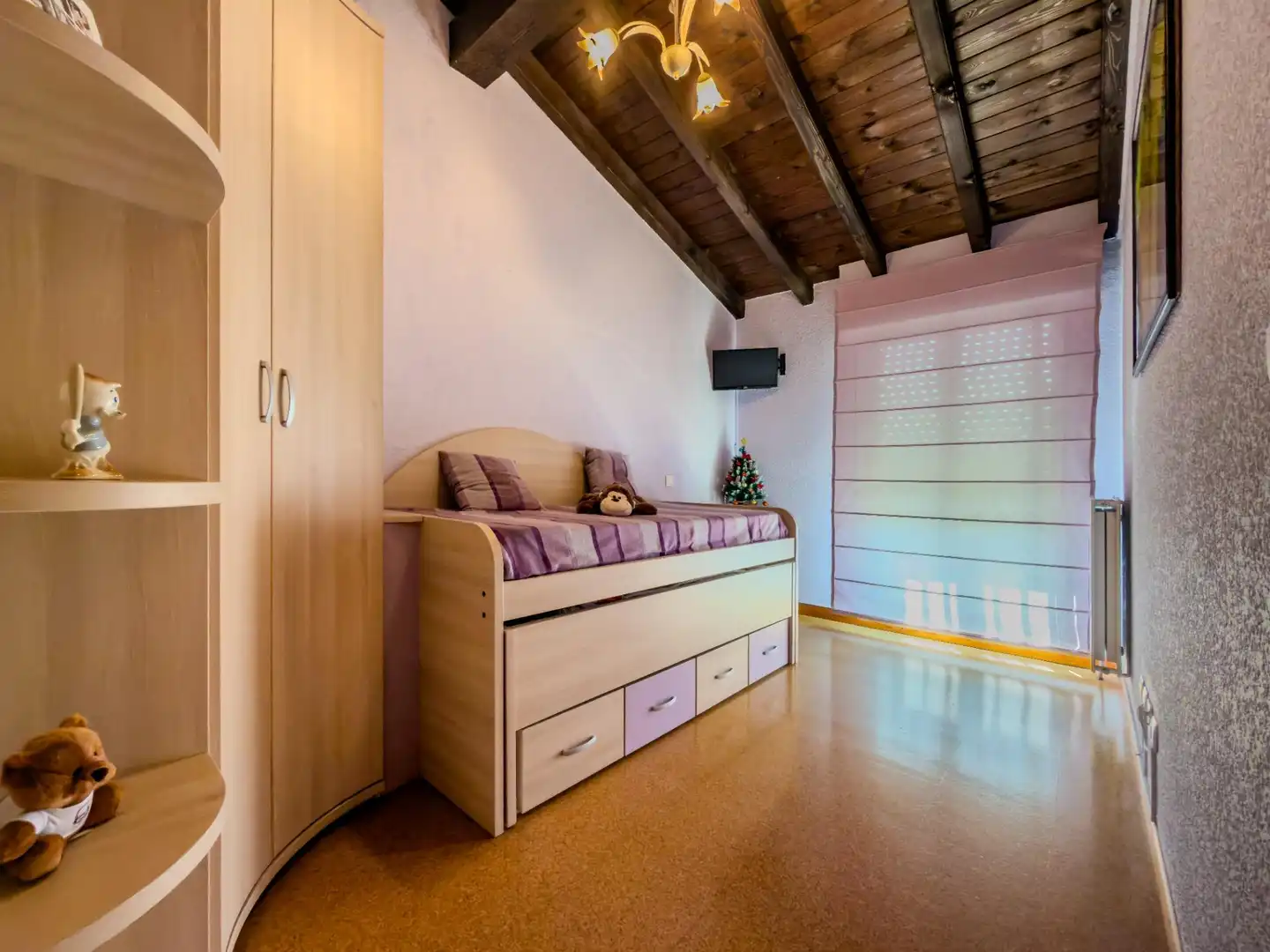 Dormitori de Casa adosada en venda en Villafufre amb Calefacció i Jardí privat