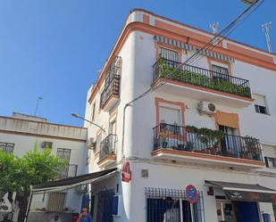 Vista exterior de Pis en venda en Cantillana amb Aire condicionat, Terrassa i Balcó