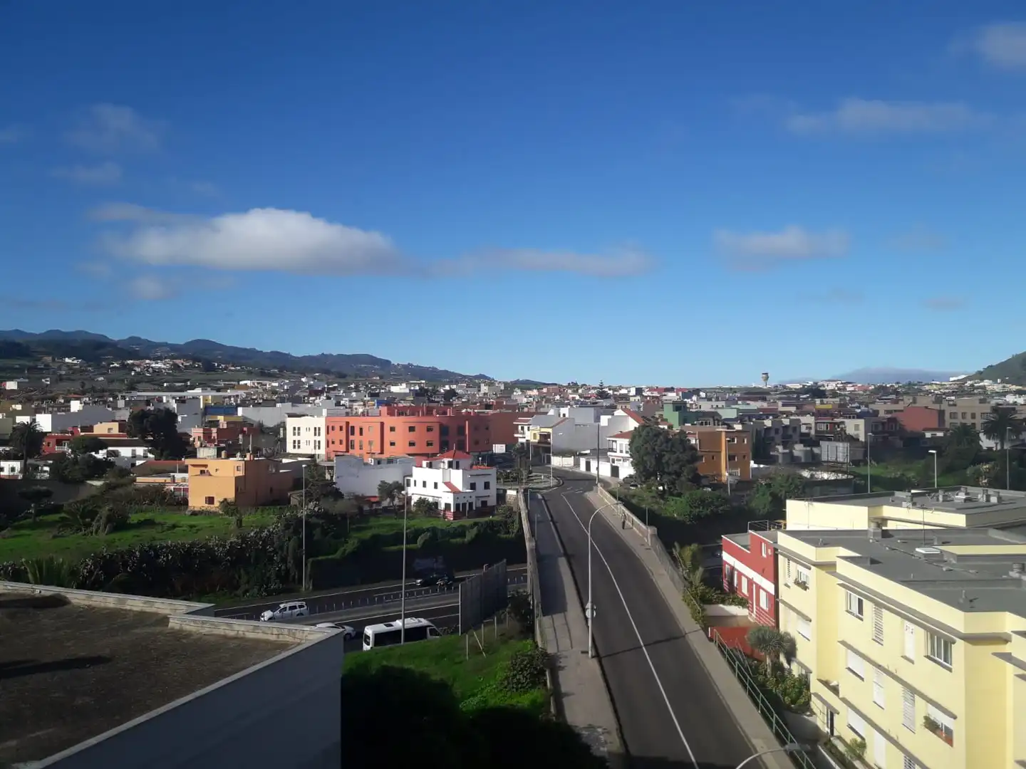 Außenansicht von Wohnung zur Miete in San Cristóbal de la Laguna mit Ofen und Waschmaschine