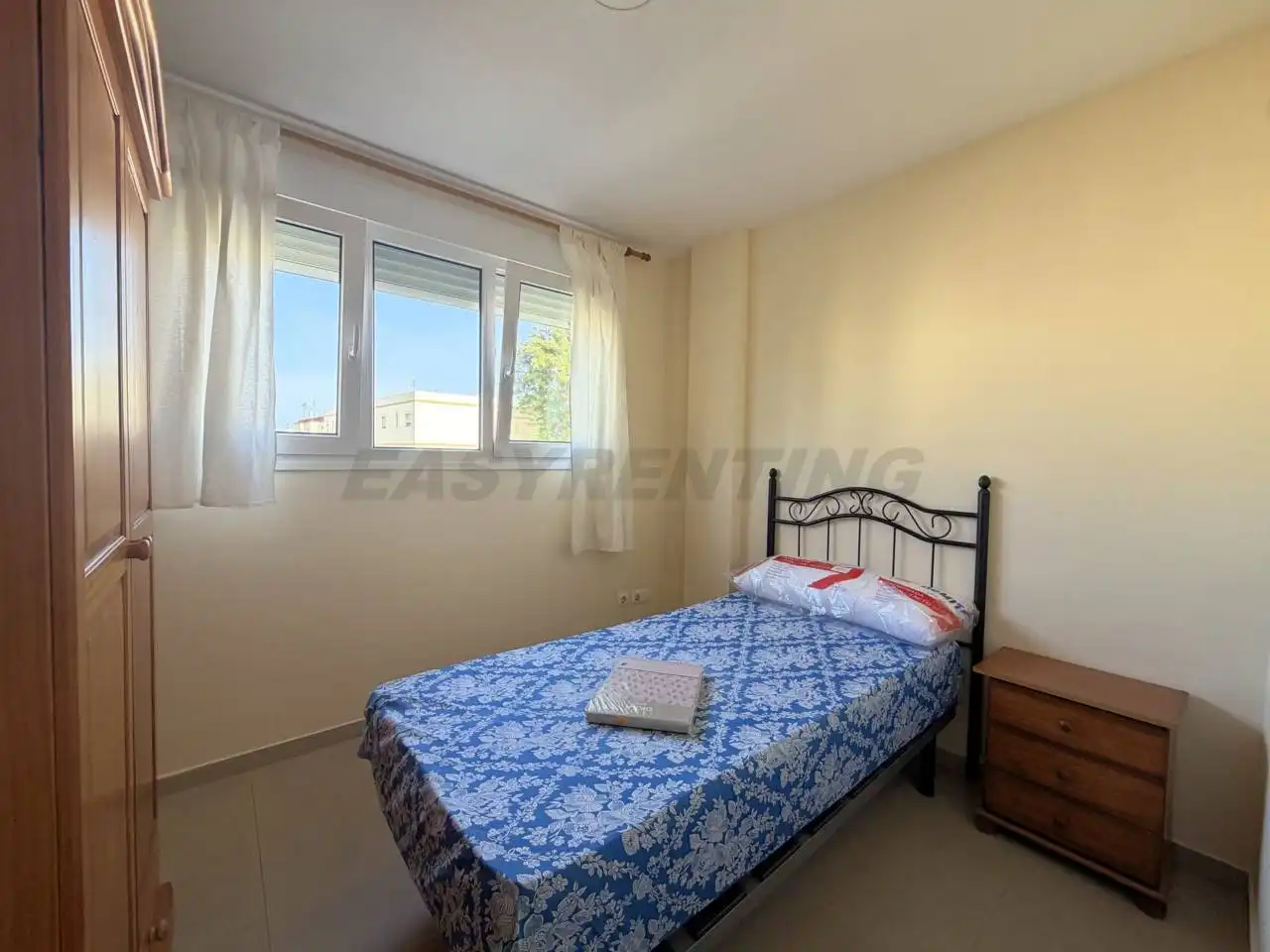 Bedroom of Flat for rent in La Línea de la Concepción  with Terrace and Furnished