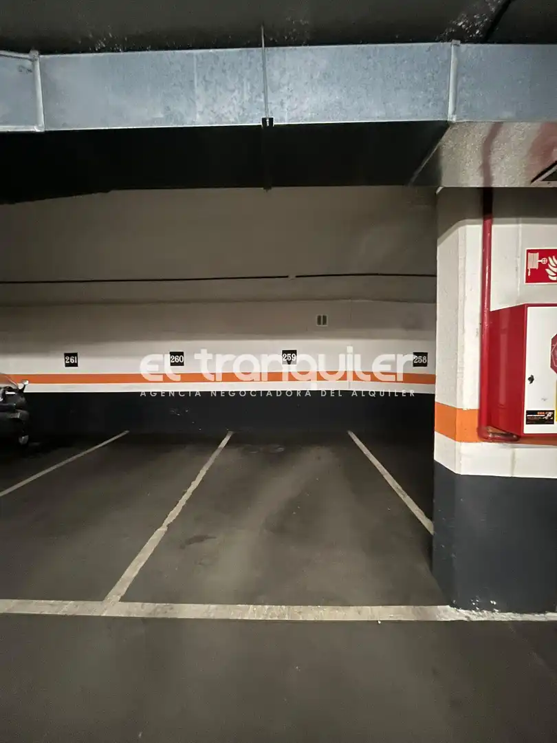 Parking of Duplexes for sale in Madrid  with Air Conditioner, Swimming Pool and Furnished