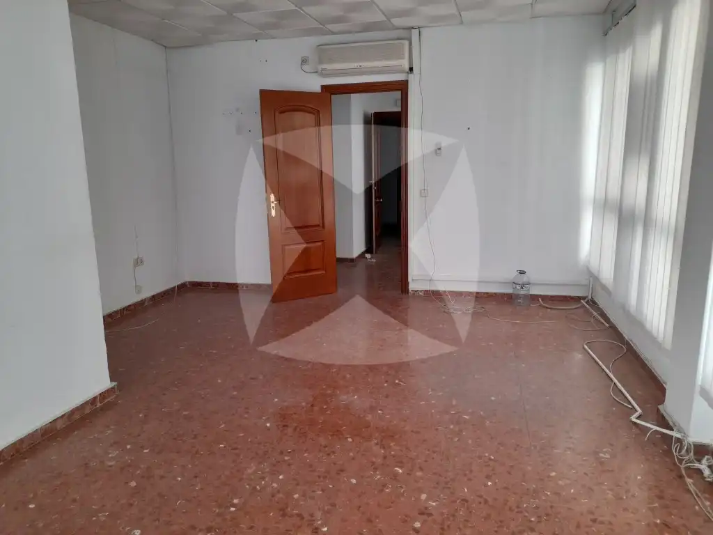 Office space with lift to rent in C. Francisco Pizarro, 8, imagen 2