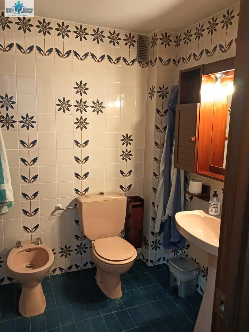 Bathroom of Flat for rent in Albacete  with Air Conditioner, Parquet flooring and Furnished