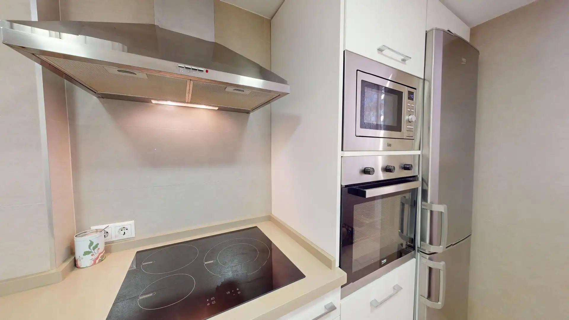 Cocina de Piso de alquiler en Fuengirola con Aire acondicionado, Parquet y Terraza