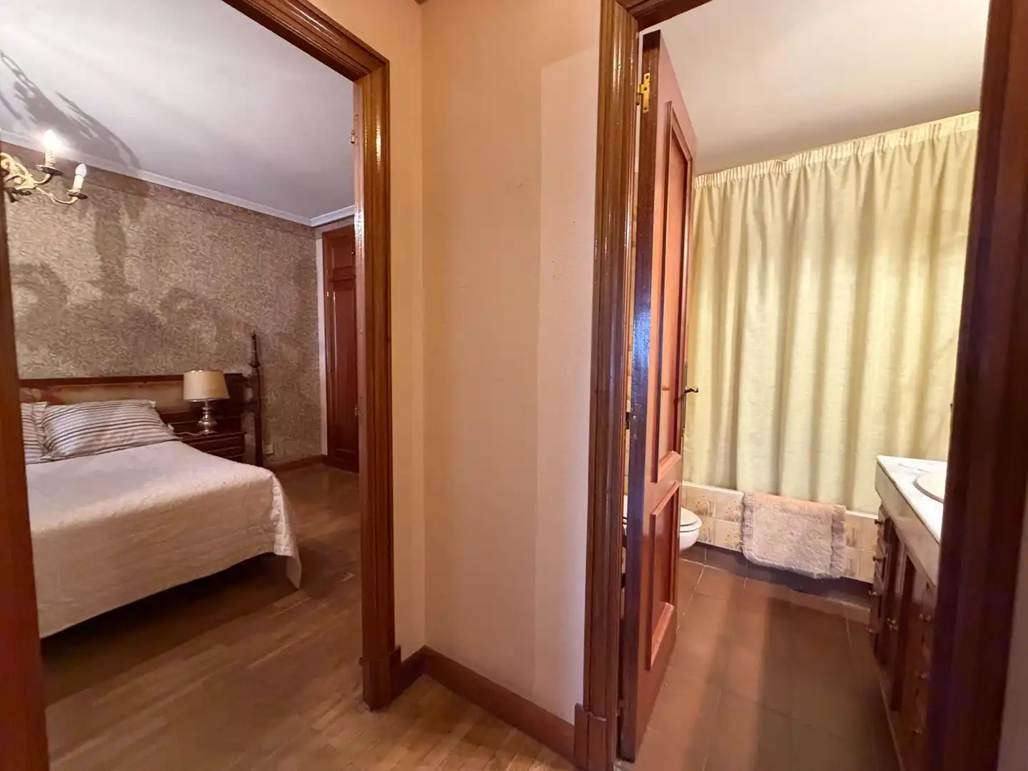 Dormitori de Pis de lloguer en Segovia amb Parquet, Terrassa i Moblat
