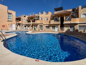 Apartment with pool for sale in Calle Palomares Bajo
